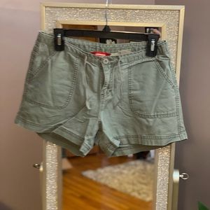 Union Bay shorts green size 5